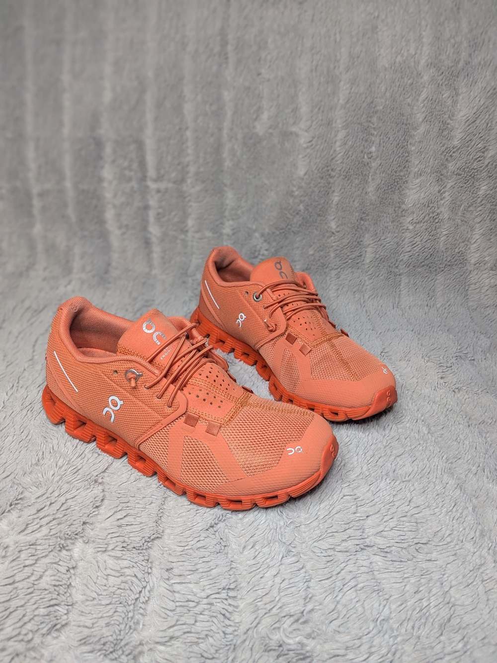 On Running Cloud Running Shoes in Coral Orange - Women's Size 6.5
